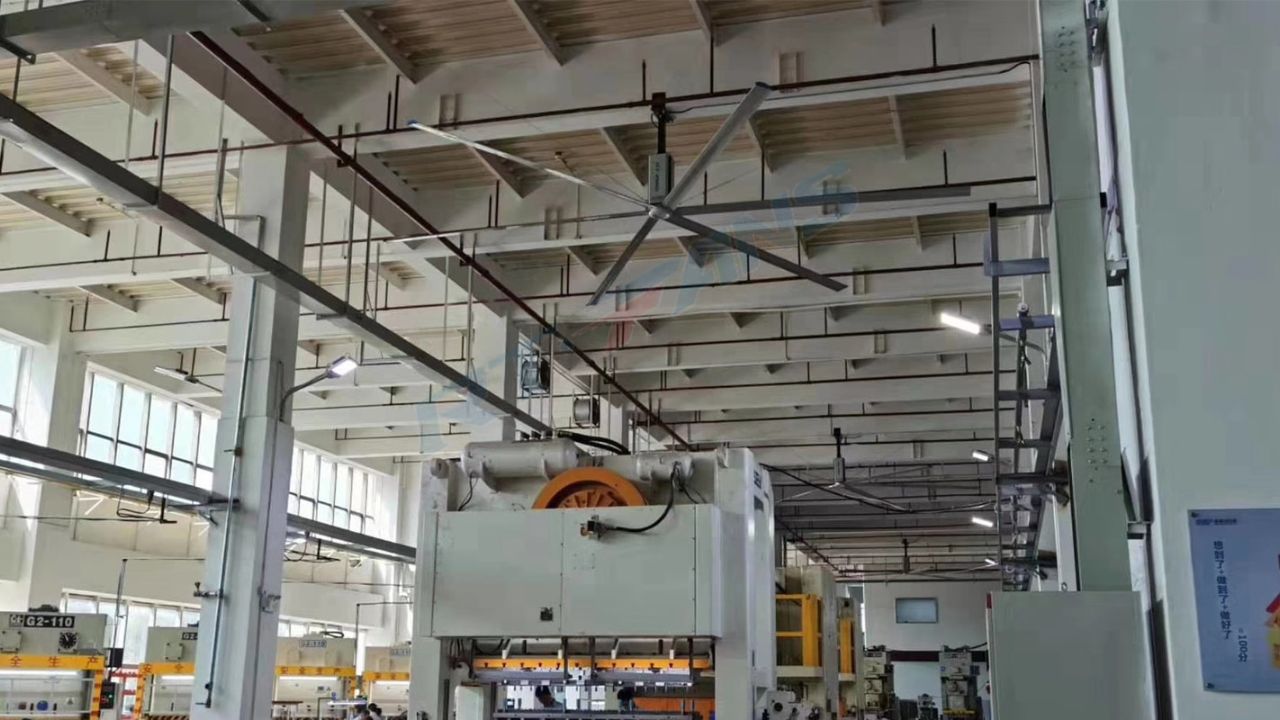 Big Ceiling Fans For Cattle Horse Barns 004 - RTFANS